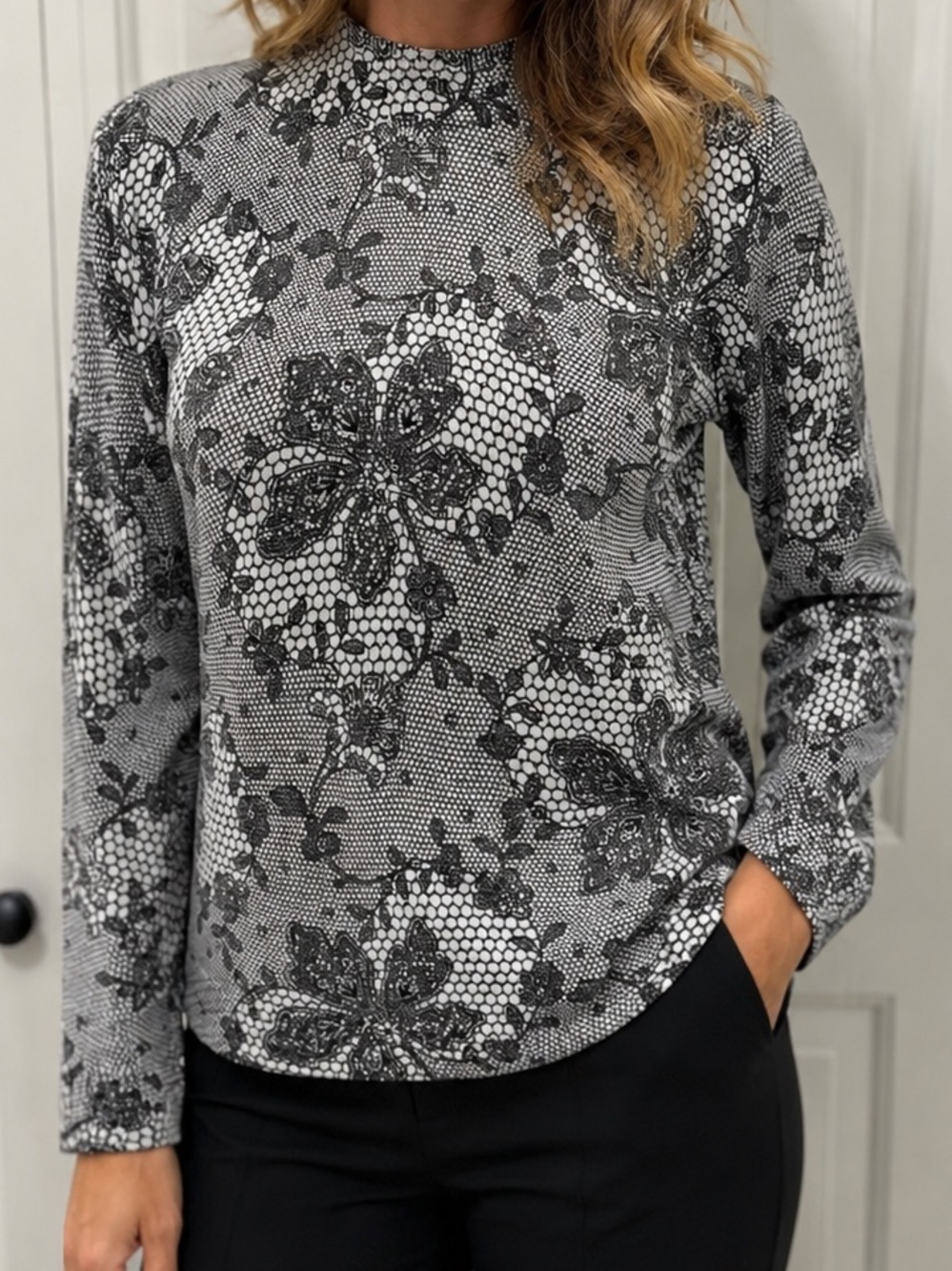 Kim Rogers Black & White Floral Lace-Print Long Sleeve Top